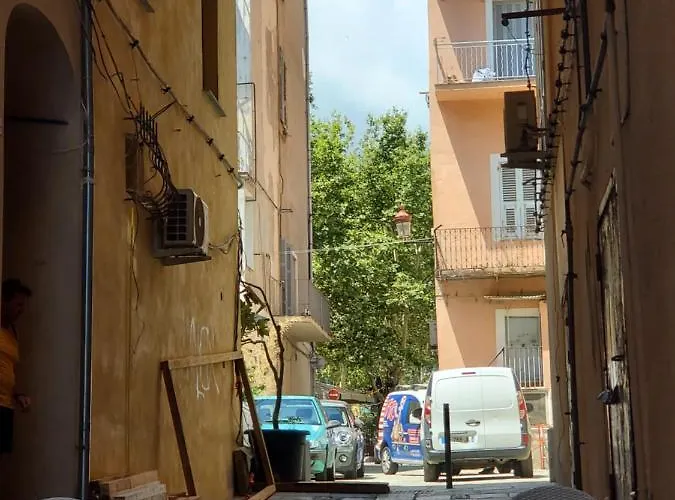 D'hote Straboni בסטיה