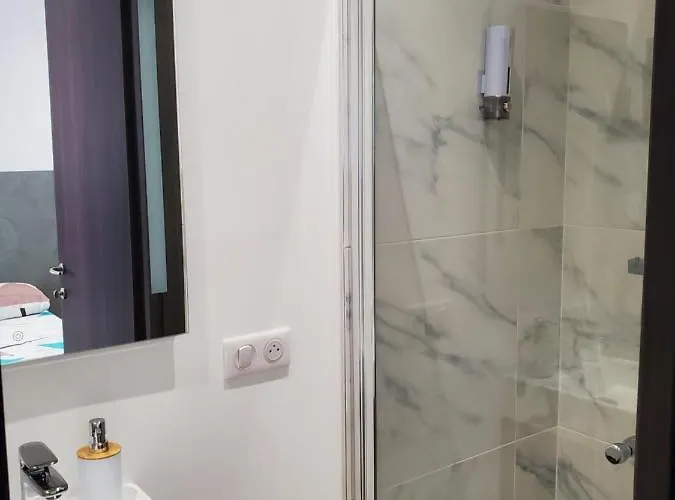 לינה וארוחת בוקר D'hote Straboni *