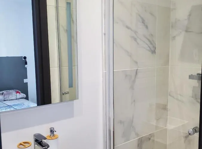 לינה וארוחת בוקר D'hote Straboni *